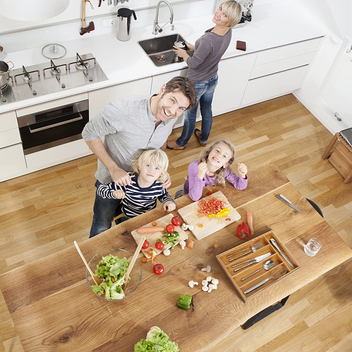 Expandable Bamboo Kitchen Drawer Organizer for Cutlery and Utensils, Adjustable Bamboo Wood Cutlery Tray in Drawer for Flatware and Silverware in Kitchen